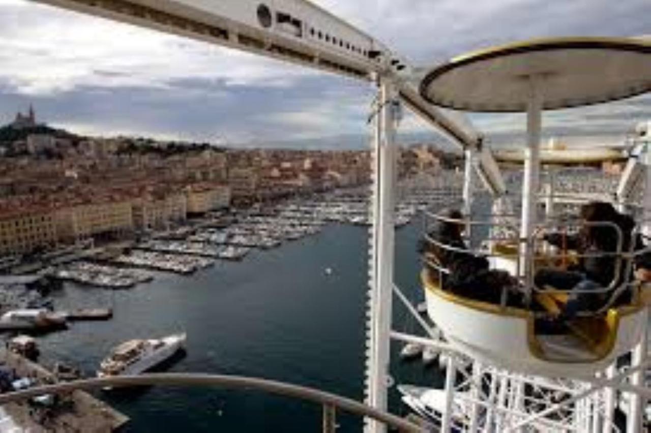 Studio Industriel De Steenia Vieux Port Apartment Marseille Exterior photo